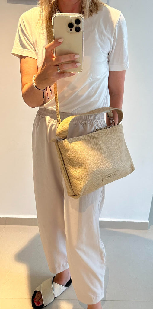 Venus bag sand leather with textured finish