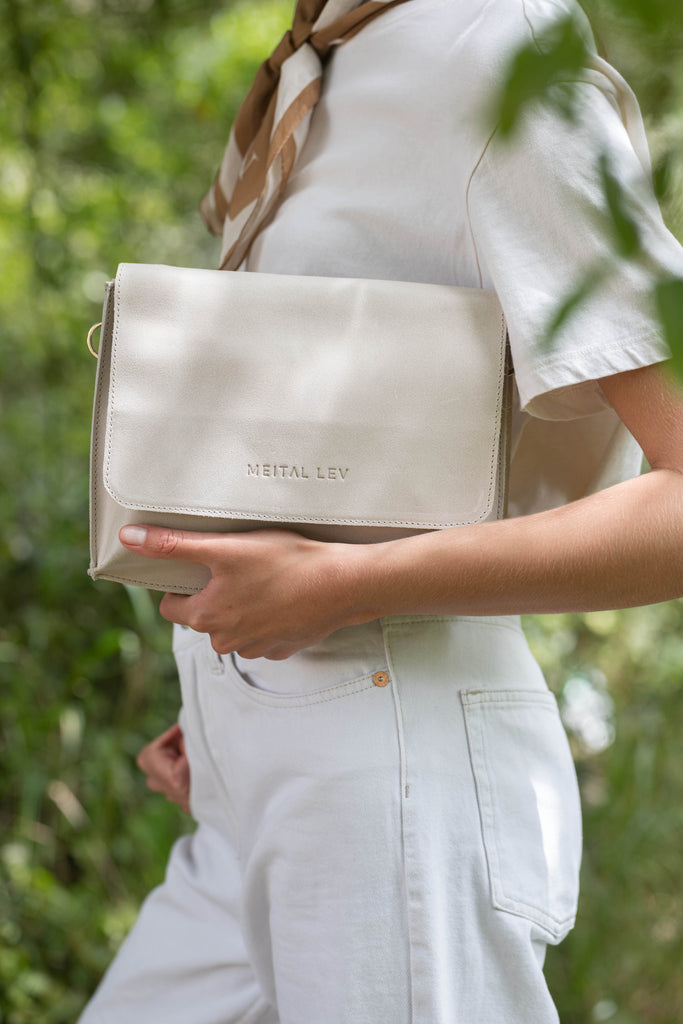 New double clutch bag sand leather